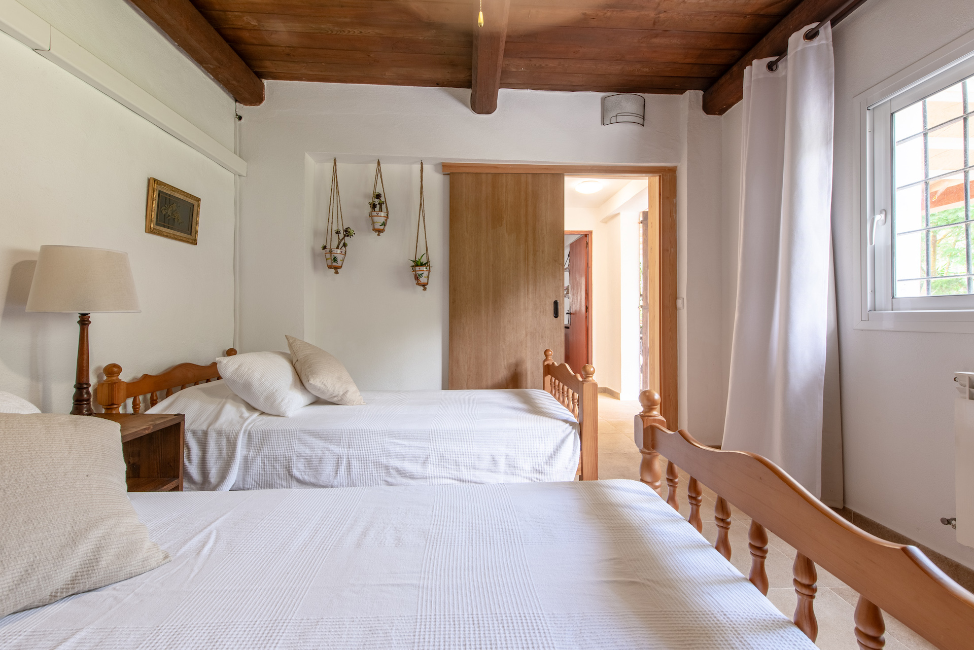 Resa Estates vastgoed te koop Ibiza Geraldine finca san lorenzo noorden bedroom 7.jpg